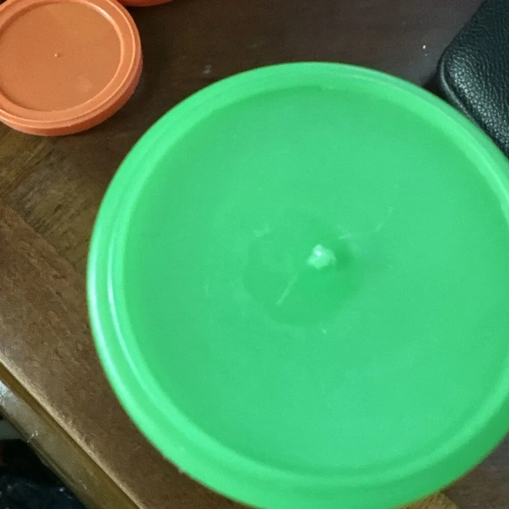 VTG Set of 6 Plastic Classes Green Orange and Yellow with 3 orange Lids